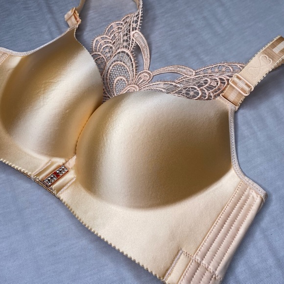 NWOT NUDE BUTTERFLY BRA - Picture 1 of 6